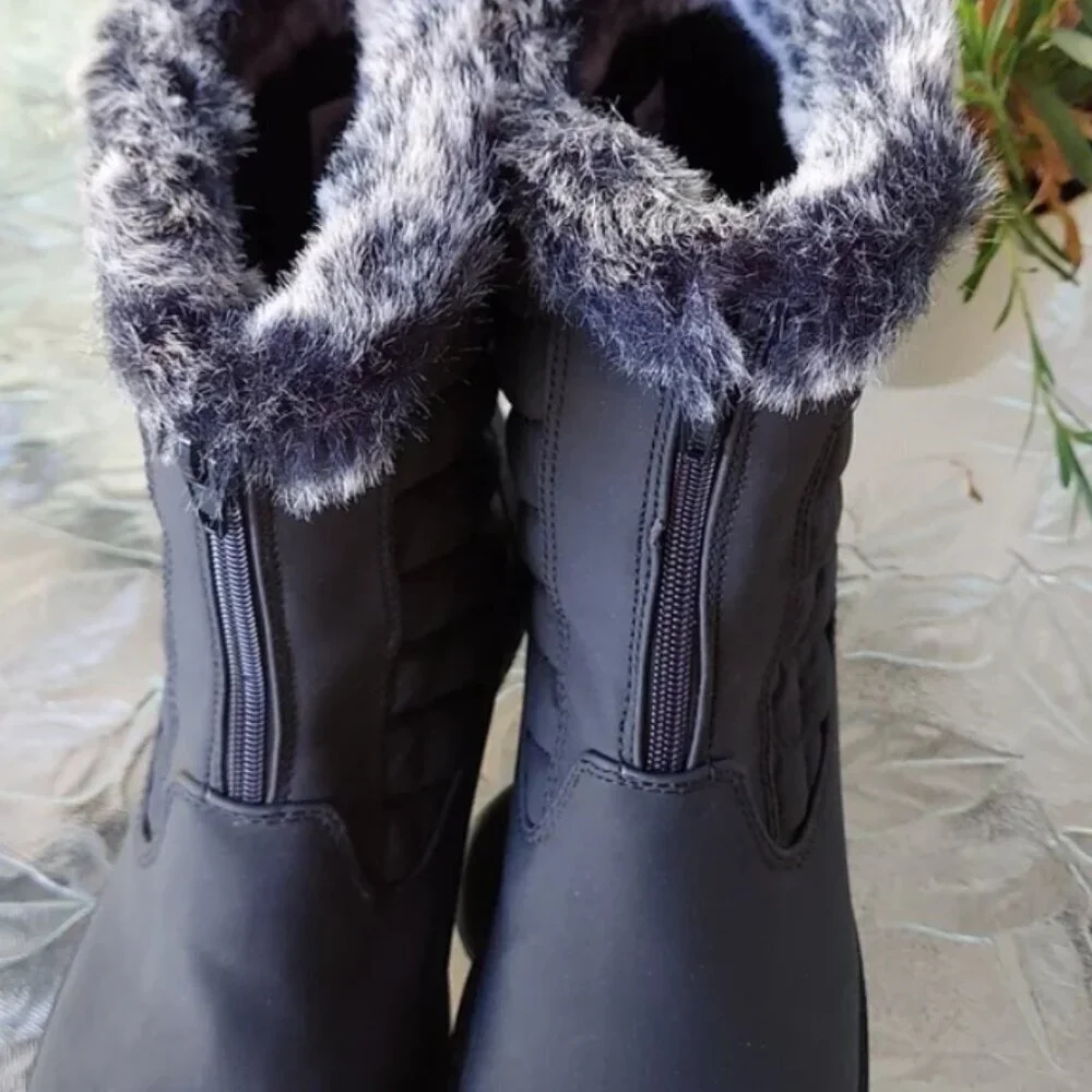Athletech gray/black woman's boots. Size 6 Fur, Warm, Comfort.